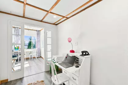 Laundry Room Photo of 3396 Marine Drive, West Vancouver, BC