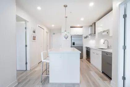 Breakfast Nook Photo of 606 733 W 3rd Street, North Vancouver, BC