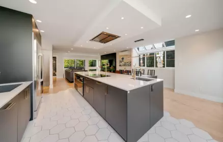 Breakfast Nook Photo of 2022 Chesterfield Avenue, North Vancouver, BC