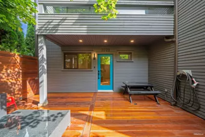 Hot Tub / Spa Photo of 2022 Chesterfield Avenue, North Vancouver, BC