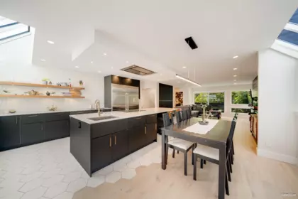 Kitchen Photo of 2022 Chesterfield Avenue, North Vancouver, BC