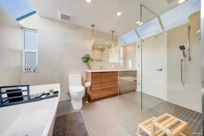 Mudroom Photo of 2022 Chesterfield Avenue, North Vancouver, BC