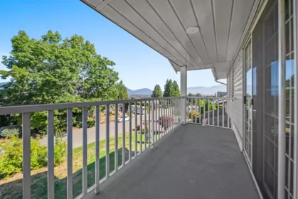 Hallway Photo of 47404 Swallow Crescent, Chilliwack, BC