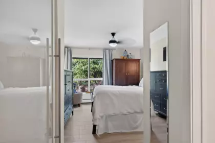 Hallway Photo of 302 1290 Martin Street, White Rock, BC
