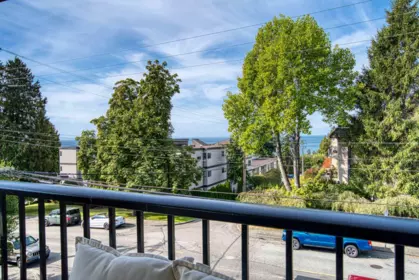 Outdoor Kitchen Photo of 302 1290 Martin Street, White Rock, BC