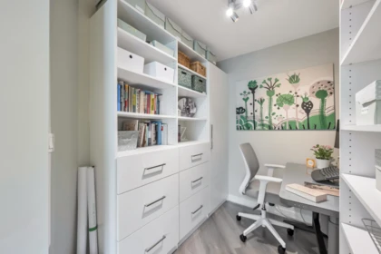 Basement Recreation Room Photo of 207 2950 King George Boulevard, Surrey, BC