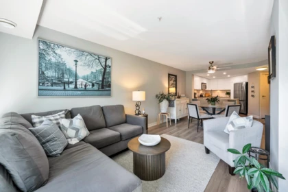 Breakfast Nook Photo of 207 2950 King George Boulevard, Surrey, BC