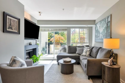 207 2950 King George Boulevard, Surrey, BC, Surrey — Apartment/Condo for sale