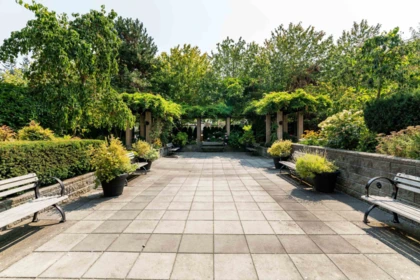 Garden / Landscaping Photo of 207 2950 King George Boulevard, Surrey, BC
