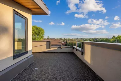 Outdoor Deck Photo of 2 364 E 23rd Avenue, Vancouver, BC