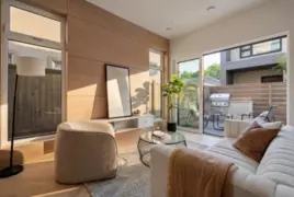 2 364 E 23rd Avenue, Vancouver, BC