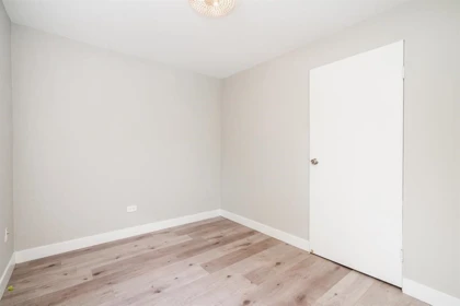 Basement Recreation Room Photo of 10064 127b Street, Surrey, BC