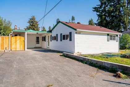 Family Room Photo of 10064 127b Street, Surrey, BC
