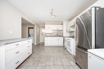 Kitchen Island Photo of 10064 127b Street, Surrey, BC