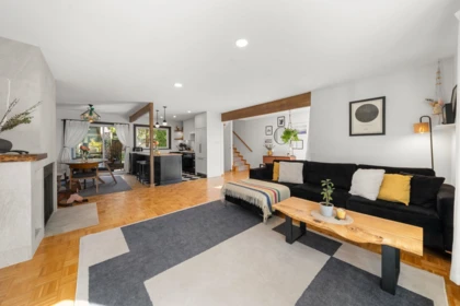 Dining Area Photo of 1952 Chesterfield Avenue, North Vancouver, BC
