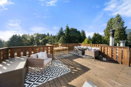 Outdoor Deck Photo of 1952 Chesterfield Avenue, North Vancouver, BC