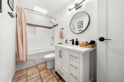 Powder Room Photo of 1952 Chesterfield Avenue, North Vancouver, BC
