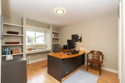 Entry Foyer Photo of 14690 73 Avenue, Surrey, BC
