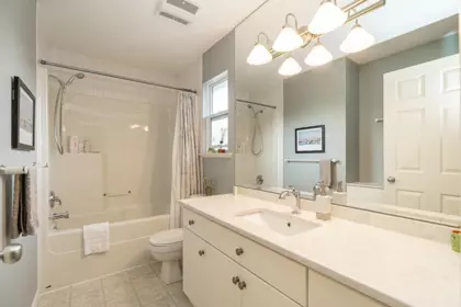 Hallway Photo of 14690 73 Avenue, Surrey, BC