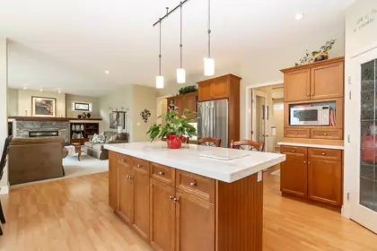 Kitchen Island Photo of 14690 73 Avenue, Surrey, BC