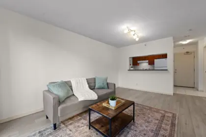 220 3663 Crowley Drive, Vancouver, BC, Vancouver — Apartment/Condo for sale