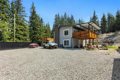 11797 Dewdney Trunk Road, Mission, BC, Mission — Single Family Residence for sale