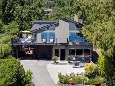 7302 Belle Road, Sechelt, BC, Sechelt — Single Family Residence for sale