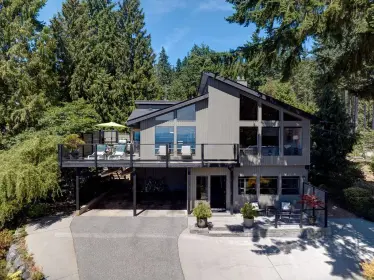7302 Belle Road, Sechelt, BC, Sechelt — Single Family Residence for sale