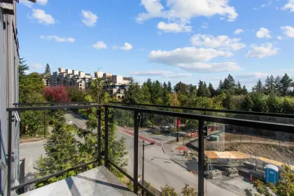 404 9350 University High Street, Burnaby, BC, Burnaby — Townhouse for sale