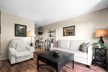 212 175 E 4th Street, North Vancouver, BC, North vancouver — Apartment/Condo for sale