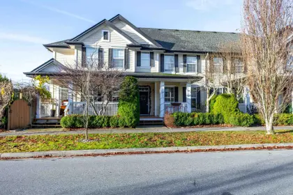 7013 179a Street, Surrey, BC, Surrey — Townhouse for sale