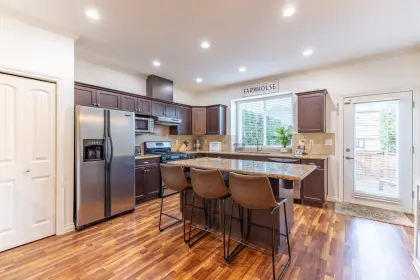 7013 179a Street, Surrey, BC, Surrey — Townhouse for sale