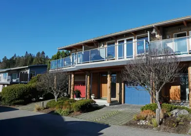 6498 Wildflower Place, Sechelt, BC, Sechelt — Townhouse for sale