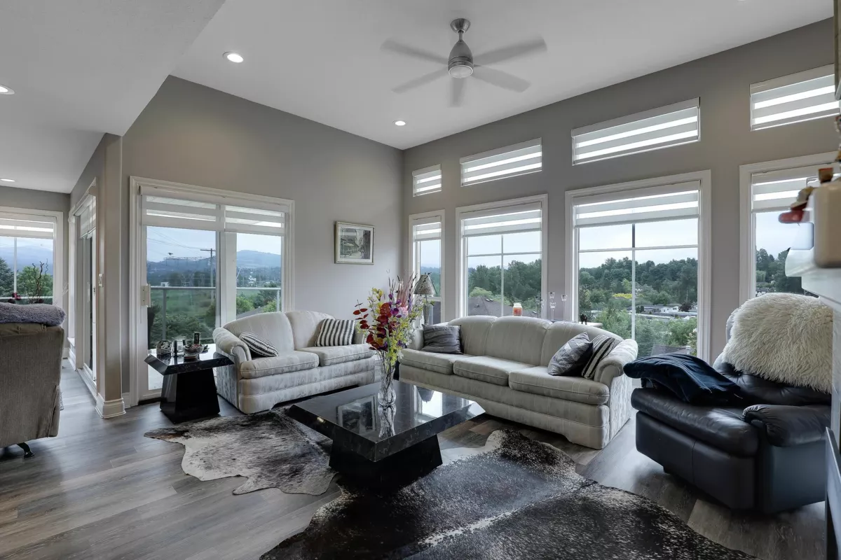 Family Room Photo of 17 3354 Horn Street, Abbotsford, BC