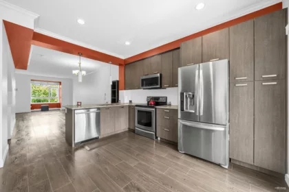 106 5888 144 Street, Surrey, BC, Surrey — Townhouse for sale