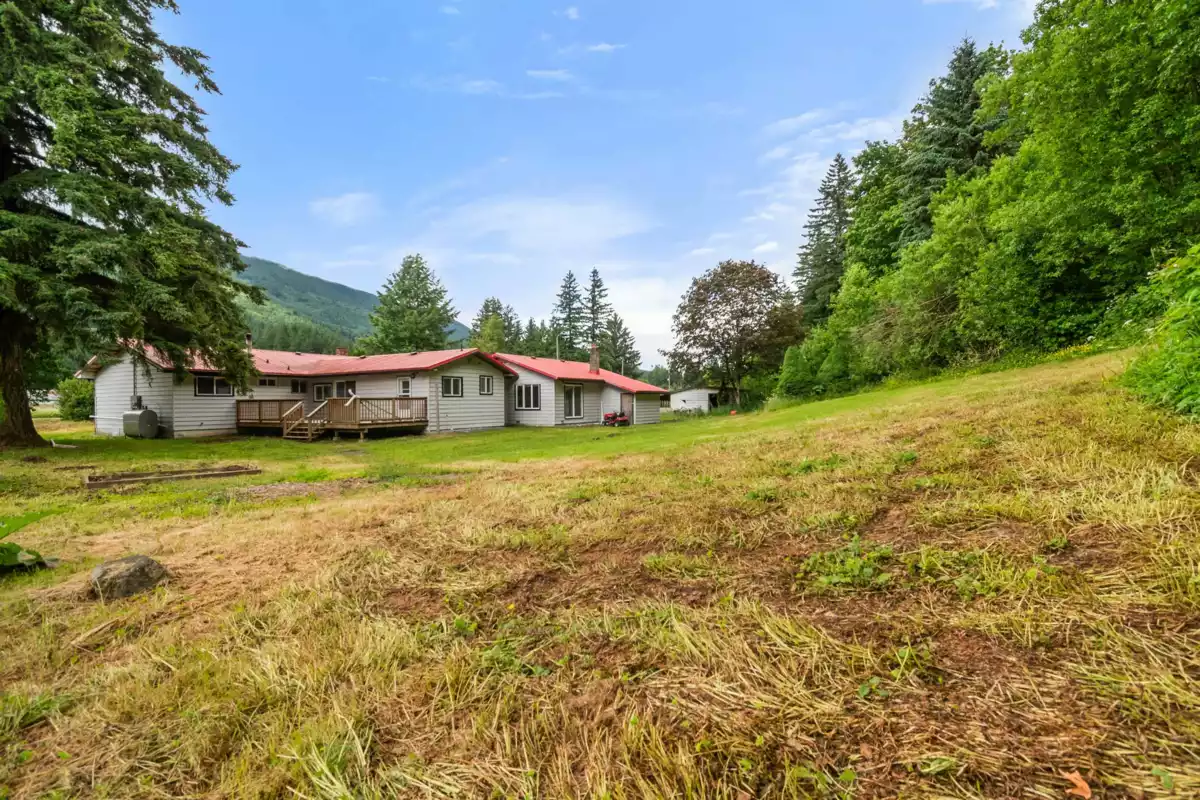 Community Amenities Photo (Clubhouse) of 1010 Columbia Valley Road, Columbia Valley, BC