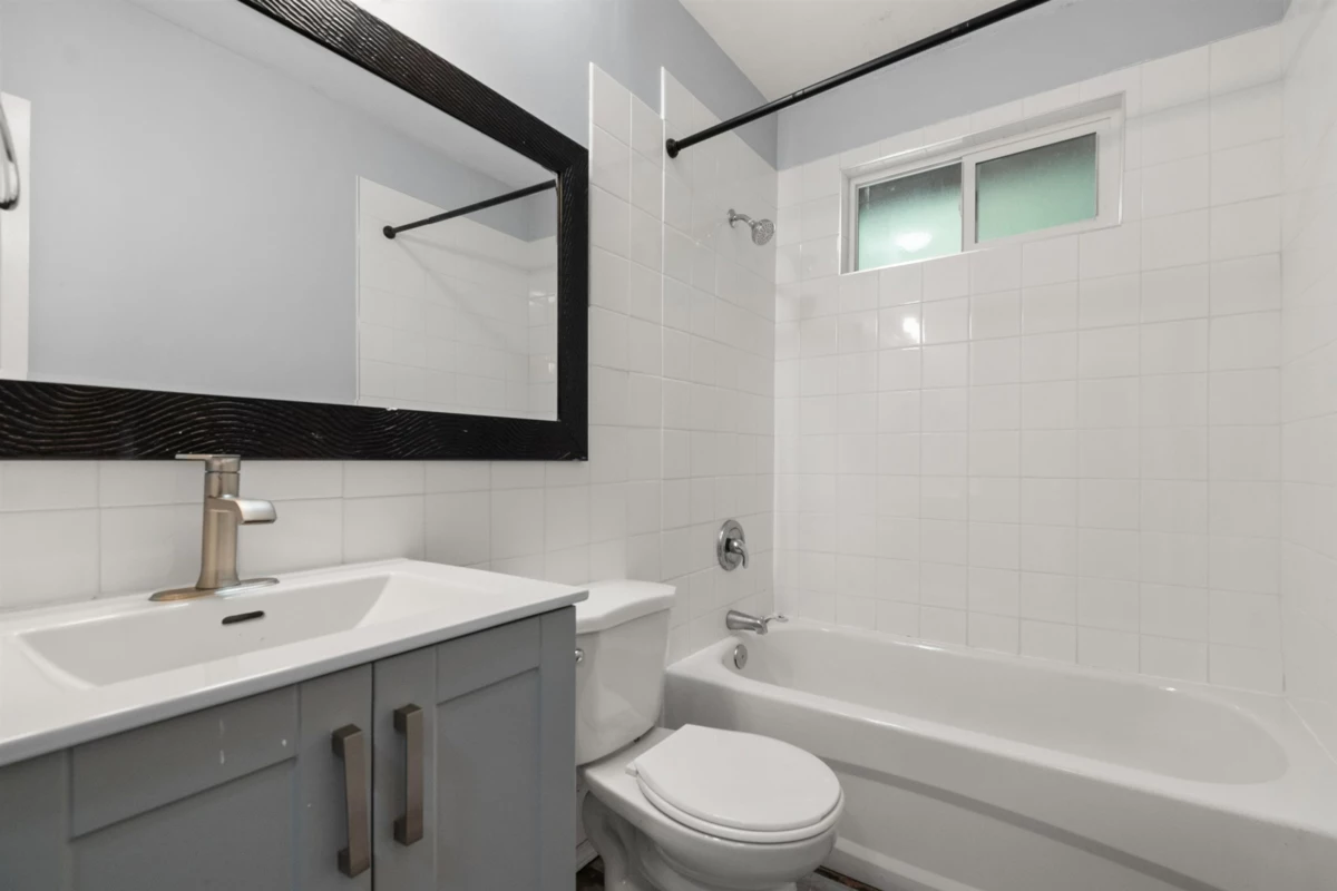 Entry Foyer Photo of 1010 Columbia Valley Road, Columbia Valley, BC