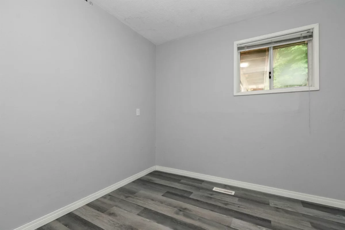 Hallway Photo of 1010 Columbia Valley Road, Columbia Valley, BC