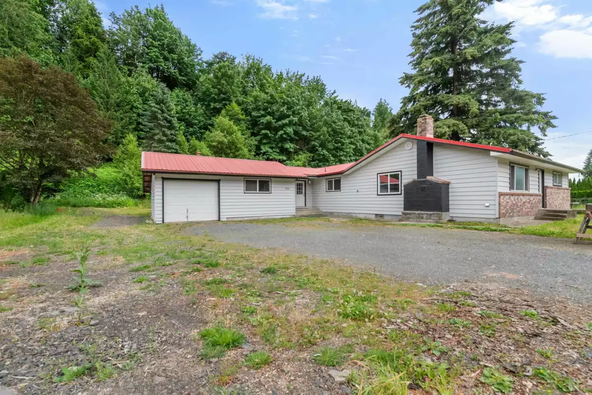 Living Room Photo of 1010 Columbia Valley Road, Columbia Valley, BC