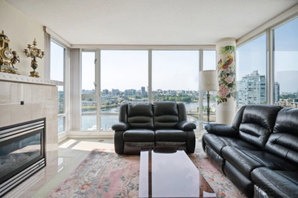 1603 1067 Marinaside Crescent, Vancouver, BC, Vancouver — Apartment/Condo for sale