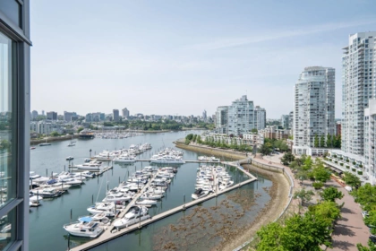 1603 1067 Marinaside Crescent, Vancouver, BC, Vancouver — Apartment/Condo for sale