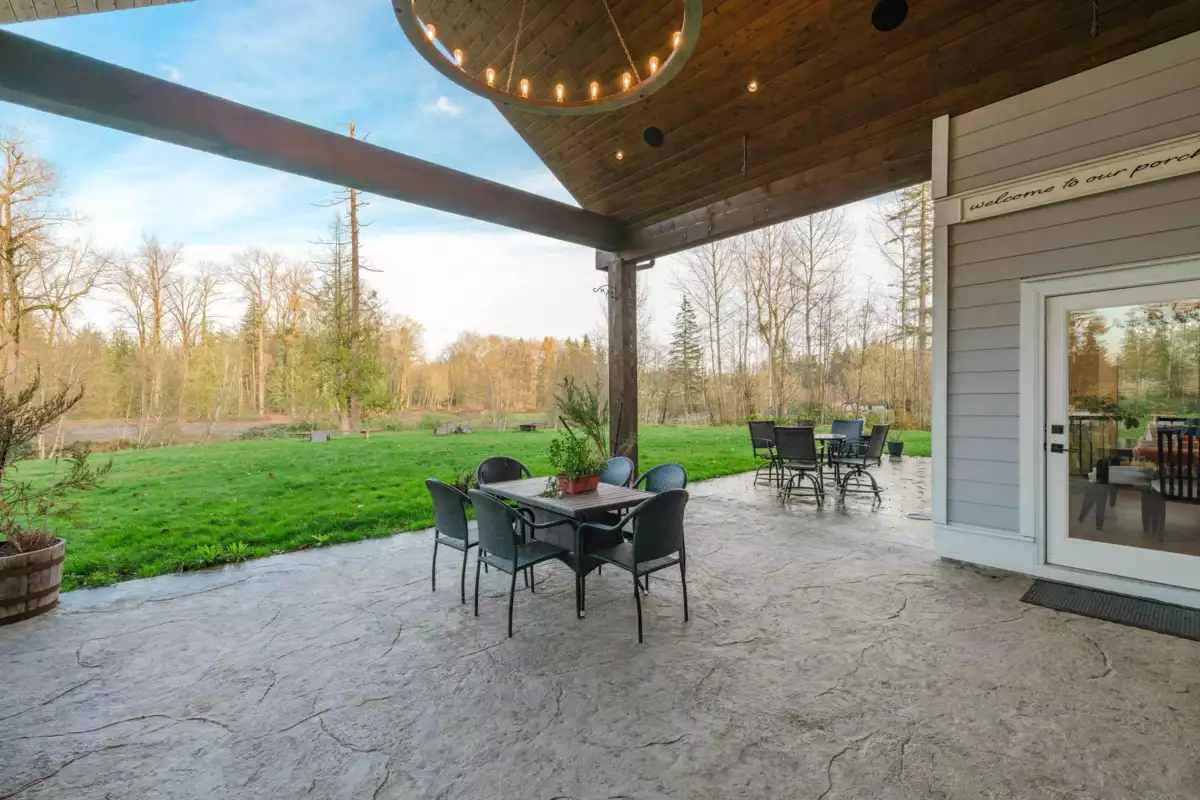 Outdoor Kitchen Photo of 22801 8 Avenue, Langley, BC