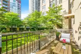 TH8 989 Richards Street, Vancouver, BC