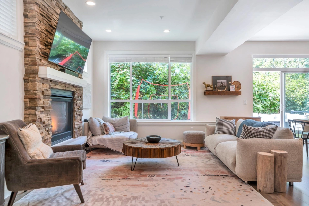 Family Room Photo of 16 47042 Macfarlane Place, Chilliwack, BC