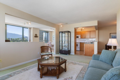 1301 4388 Buchanan Street, Burnaby, BC, Burnaby — Apartment/Condo for sale