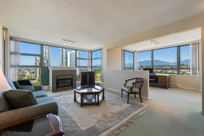 1301 4388 Buchanan Street, Burnaby, BC, Burnaby — Apartment/Condo for sale