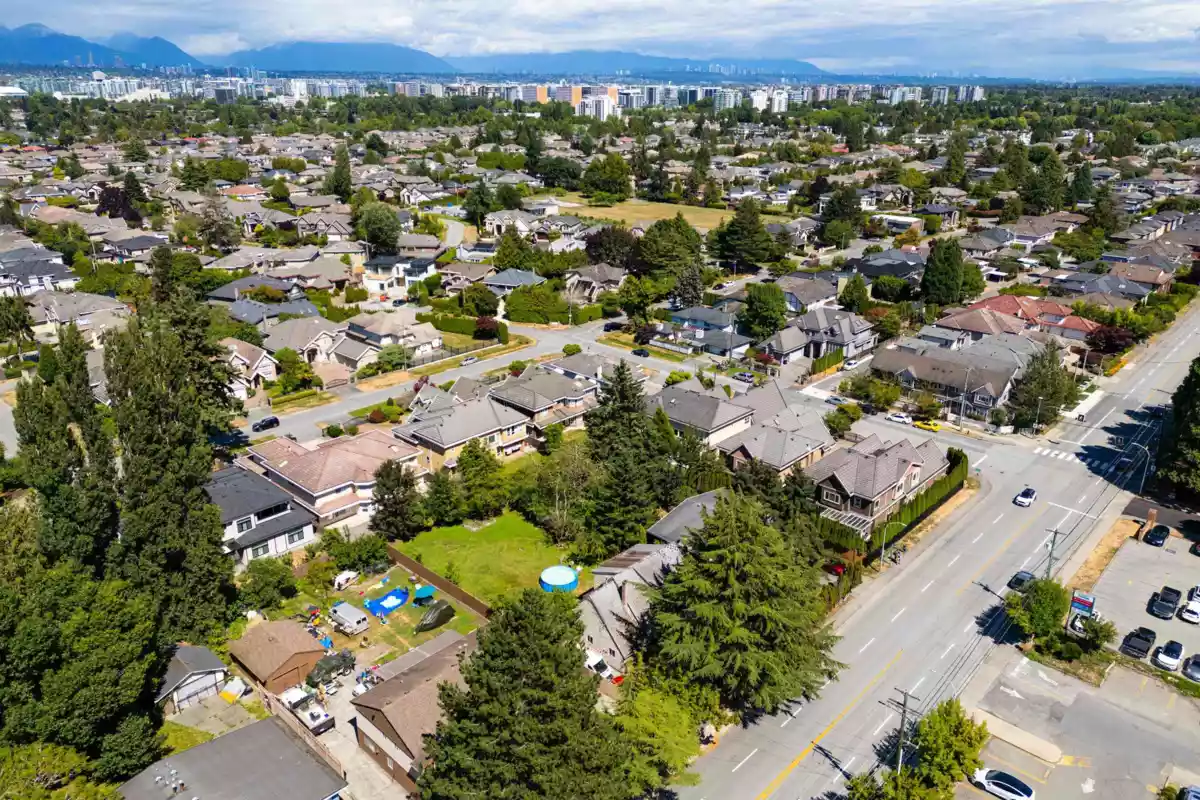 Kitchen Photo of 6151 Blundell Road, Richmond, BC