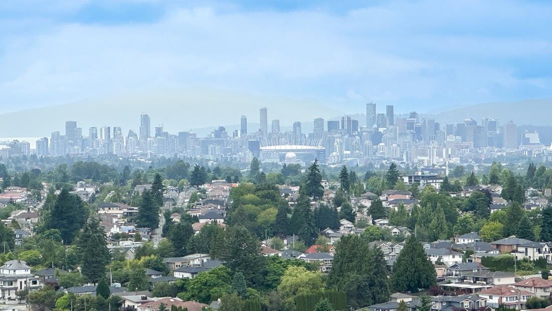 Family Room Photo of 2204 4160 Sardis Street, Burnaby, BC