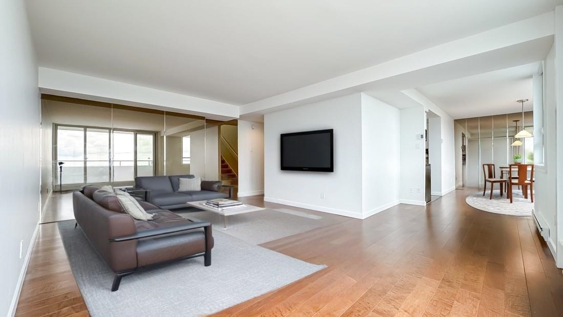 Kitchen Island Photo of 2204 4160 Sardis Street, Burnaby, BC
