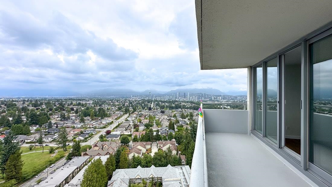 Pantry Photo of 2204 4160 Sardis Street, Burnaby, BC